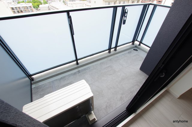 S-RESIDENCE三国WEST　仲介手数料無料のバルコニー