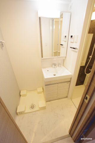 S-RESIDENCE三国WEST　仲介手数料無料の洗面所
