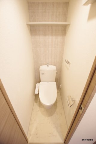 S-RESIDENCE三国WEST　仲介手数料無料のトイレ
