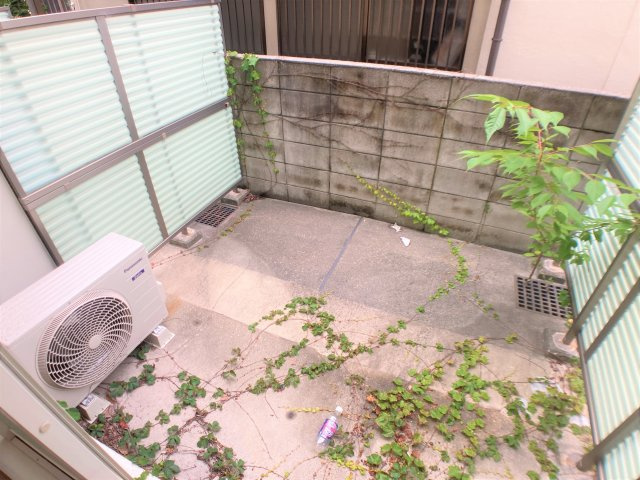 フォーレスト亀崎の庭