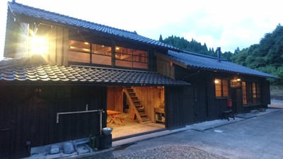 【外観】 | 南さつま市金峰町　古民家風戸建 | 多目的室兼ガレージ　入口
