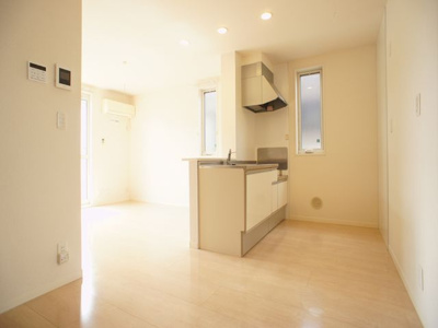 【キッチン】 | ヴィヴァーチェⅠ | スッキリとした開放感がある対面キッチンです♪