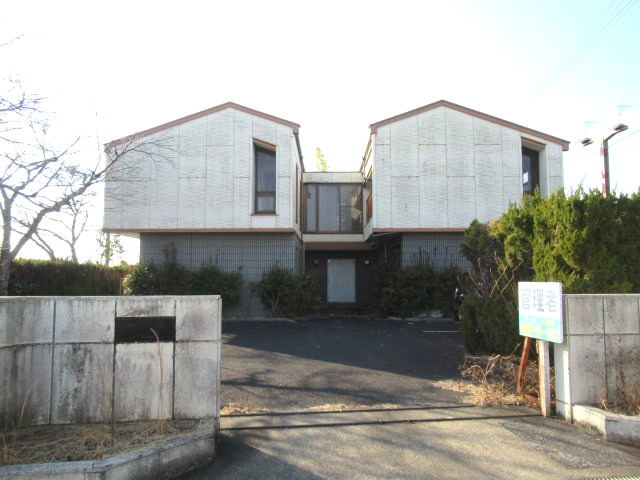 津山市沼　社員寮跡の外観