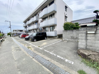 【駐車場】