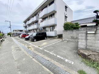 【駐車場】