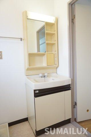 メゾン・オノウエの独立洗面台