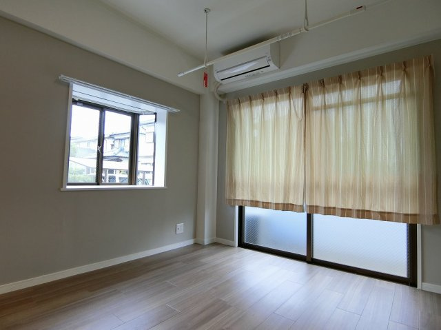 高田ビルの居間・リビング|ゆったり過ごせるリビングです