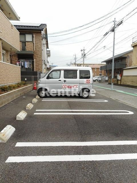 一宮市下沼町３丁目のアパートの駐車場
