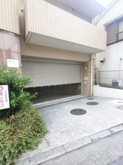 【駐車場】 | 敷地内駐車場です。