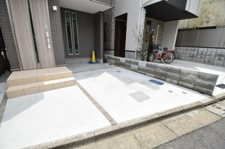 【駐車場】 | 現地見学や資料請求などお気軽にお問合わせ下さい。
周辺環境とあわせて現地ご案内致します。