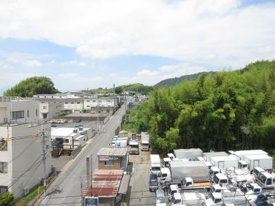 ヴィーヴル藤の森の外観パース|玄関開けてすぐの眺め