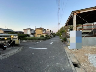 【前面道路含む現地写真】 | 第1守山区本地が丘　１号棟