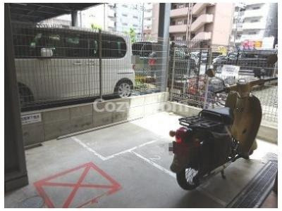 【その他共用部分】 | CAMPANIO ESAKA | バイク置き場です。