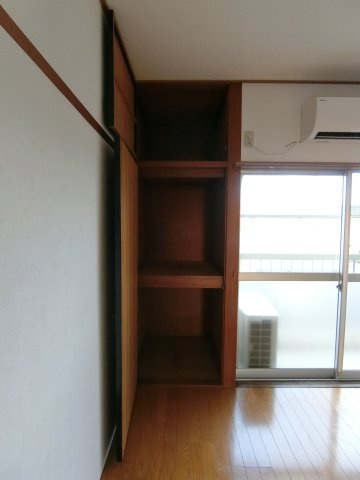 マルタカコーポの収納
