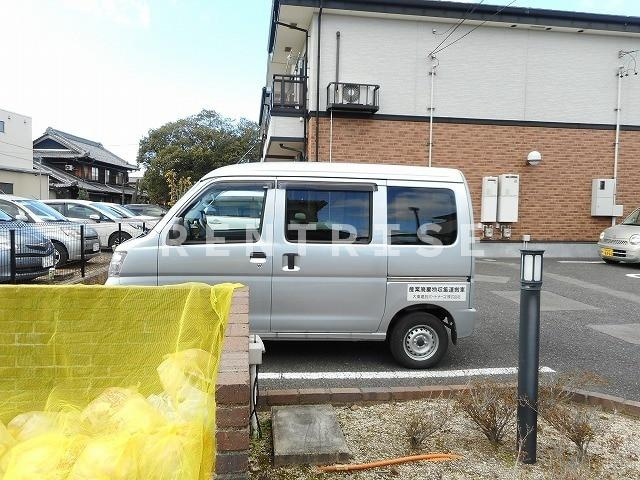 プーリヴァーＡの駐車場