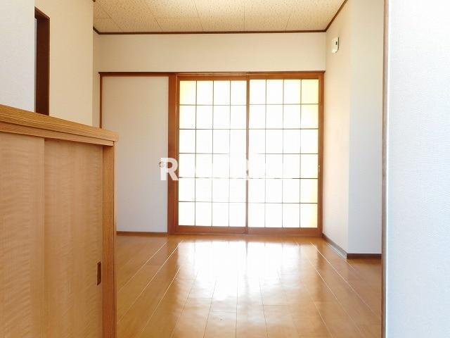 一宮市三条字郷西のアパートの玄関