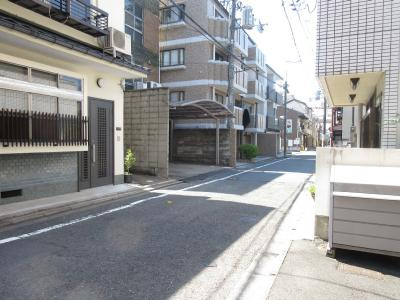 Sunput Nijo Castleの周辺|前面道路