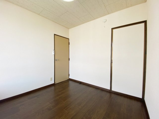【寝室】