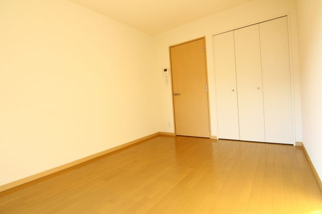 レオーネ日吉の洋室