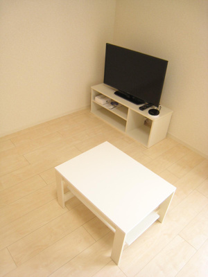 【設備】 | クレイノコンフォール | 液晶テレビ・ローテーブル