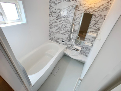 【浴室】 | ルピナス | 現況優先（窓はありません）