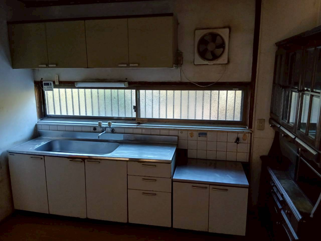 松葉町稲葉様貸家のキッチン|お料理しやすいキッチンです