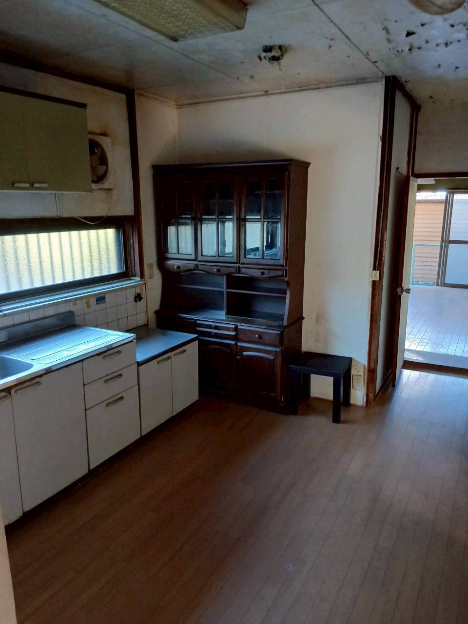 松葉町稲葉様貸家の内装|キッチン側です