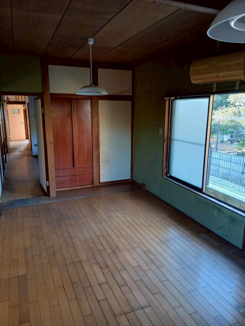 松葉町稲葉様貸家の洋室|収納スペース付です