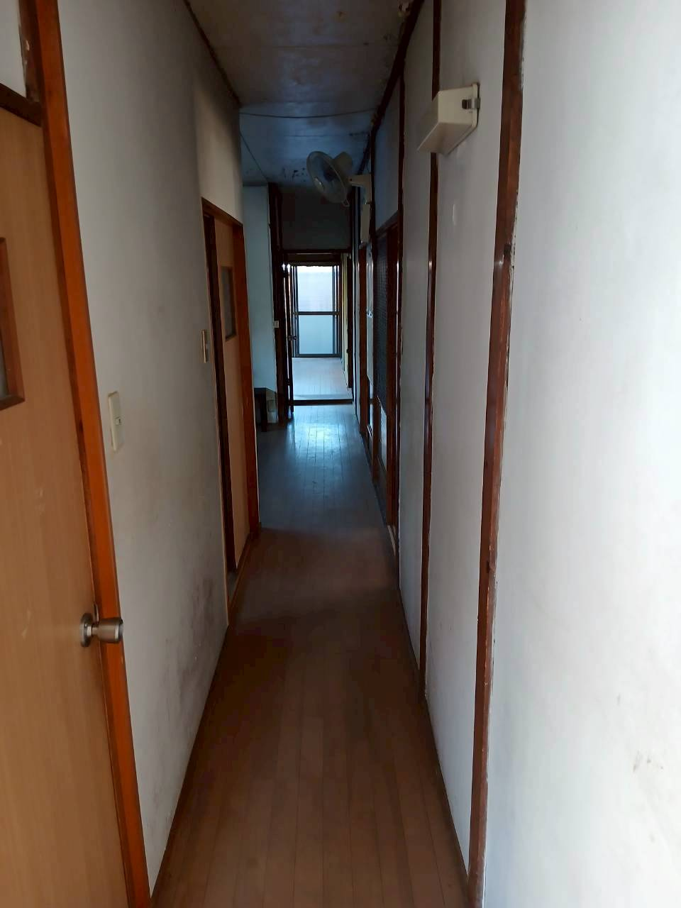 松葉町稲葉様貸家の内装|廊下です