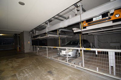 【駐車場】 | プリムベェール立売堀 | 駐車場に車を止められます