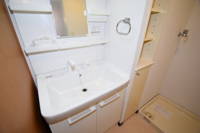 【独立洗面台】 | プリムベェール立売堀 | 使いやすい独立洗面台です