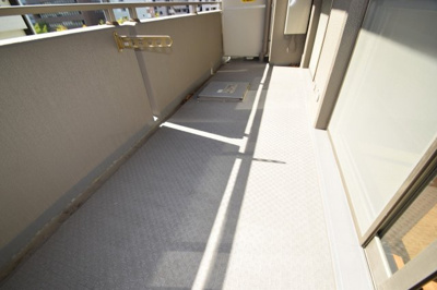 【バルコニー】 | プリムベェール立売堀 | 広々としたバルコニーです