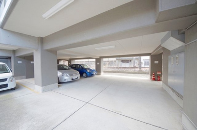 【駐車場】 | リーガル京橋 | 駐車場があります