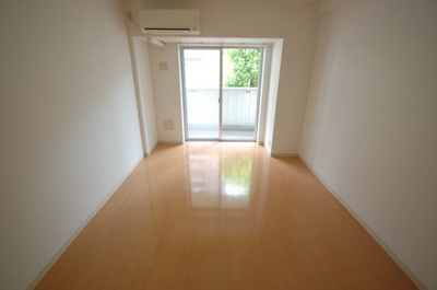 【寝室】 | Zeus西梅田Premium