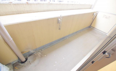 【バルコニー】 | プロスペクト中之島 | バルコニーからの眺めを楽しみながら食事をしませんか