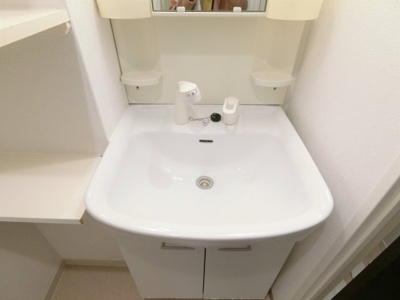 【洗面所】 | CITY SPIRE 九条Ⅲ | 使いやすい洗面所です