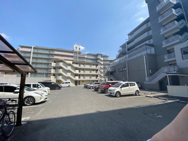 旭ビルディングの駐車場