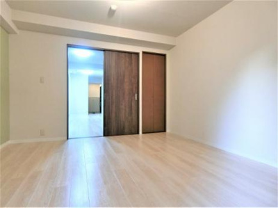 【居間・リビング】 | コスモリード大阪本町 | ゆったりとした居間です