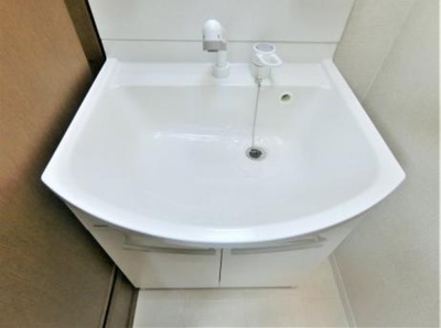 【洗面所】 | コスモリード大阪本町 | 脱衣スペースもあります