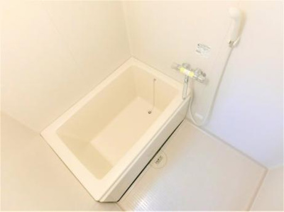 【浴室】 | コスモリード大阪本町 | ゆったり過ごせるお風呂です