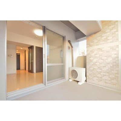 【バルコニー】 | ダイドーメゾン大阪北堀江 | 開放的で明るい空間を演出してくれるバルコニーです