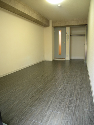 【居間・リビング】 | ベイステージ宗右衛門町 | こちらの居間で趣味の時間をお楽しみください