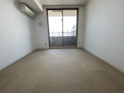 【居間・リビング】 | アヴァンセクール京橋南 | こちらの居間で趣味の時間をお楽しみください