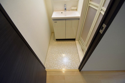 【洗面所】 | アドバンス西梅田Ⅴグランデ | 忙しい朝には欠かせない洗面所です