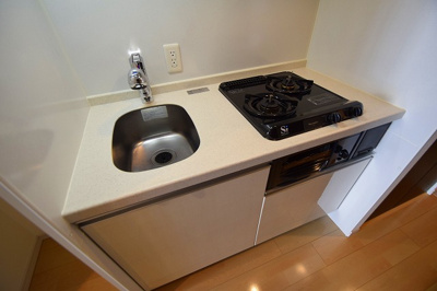 【キッチン】 | アドバンス西梅田Ⅴグランデ | コンパクトなキッチンで掃除もラクラク
