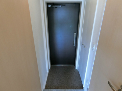 【玄関】 | アリス・マナーガーデン谷町 | 明るい玄関です