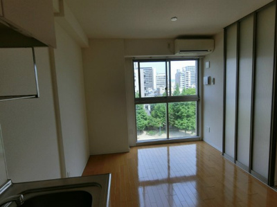 【居間・リビング】 | アリス・マナーガーデン谷町 | ゆったりとした居間です