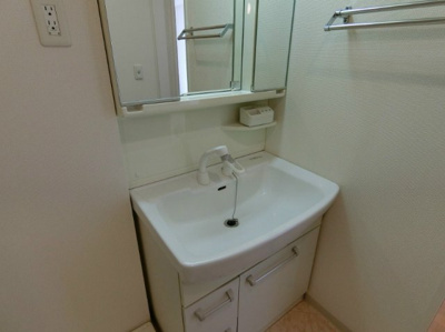 【洗面所】 | アリス・マナーガーデン谷町 | コンパクトで使いやすい洗面所