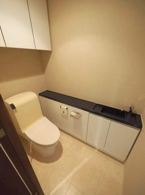 【トイレ】 | ザ・タワー大阪レジデンス | 落ち着いた色調のトイレです