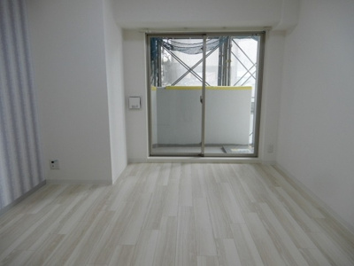 【居間・リビング】 | ワールドアイ天王寺ミラージュ | ゆったり過ごせる居間です